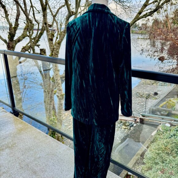 Autres Filles Deep Emerald Teal Green Crushed Velvet Blazer and Pants Suit Set - Picture 8 of 16